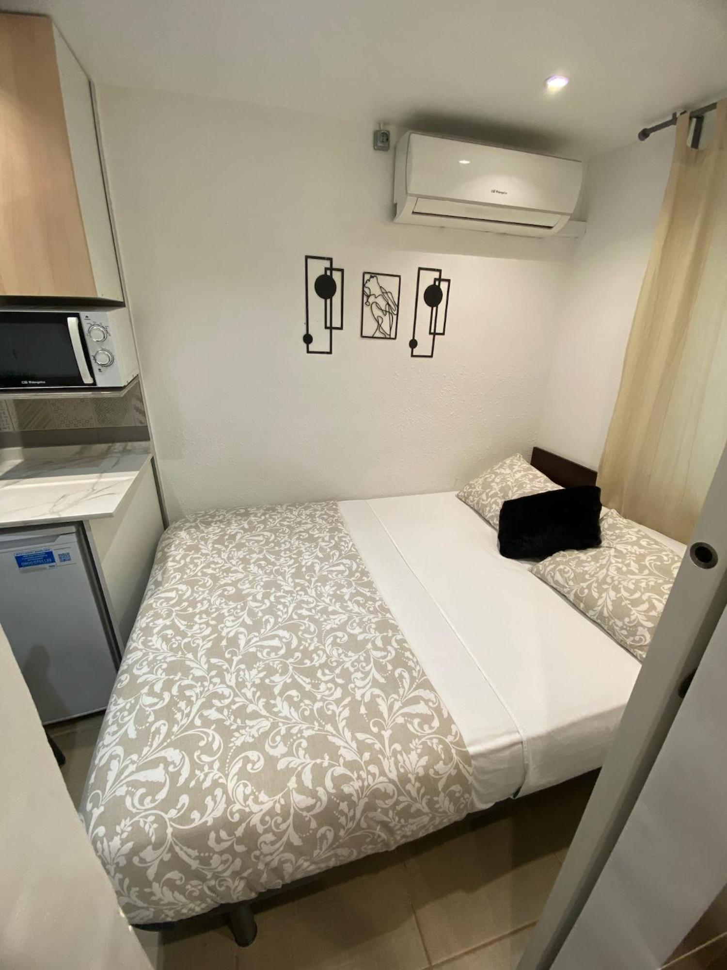Suites Nuevas Con Bano Privado Frente Al Metro St Mwc Barcelona-Fira L'Hospitalet de Llobregat Ngoại thất bức ảnh