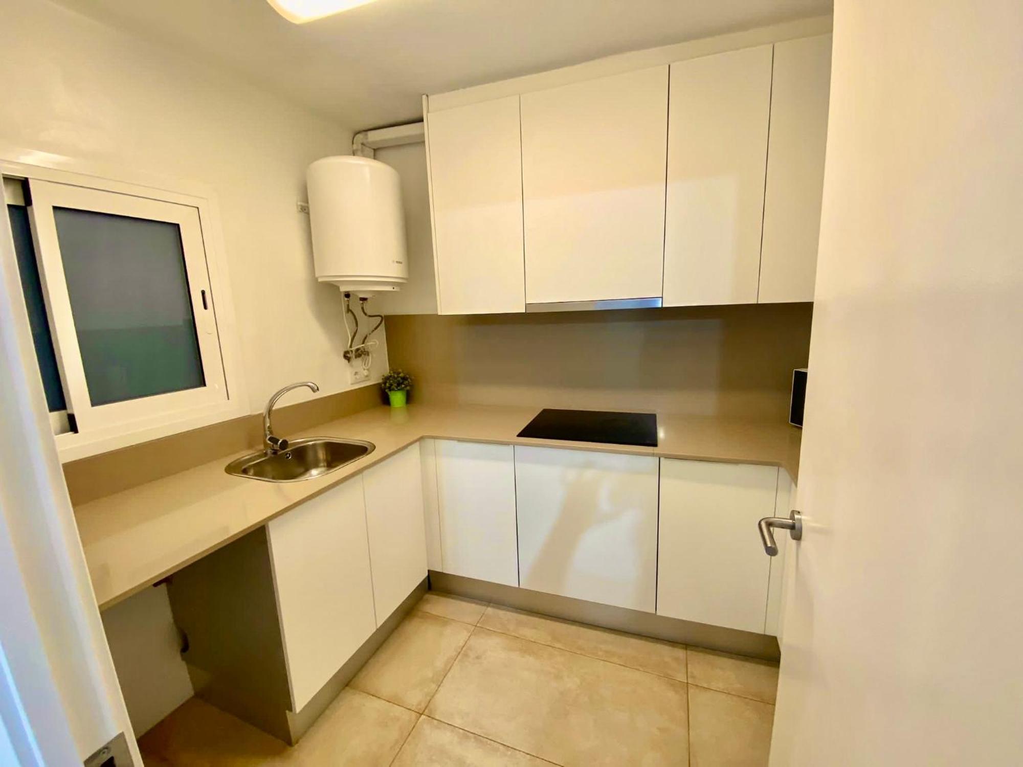 Suites Nuevas Con Bano Privado Frente Al Metro St Mwc Barcelona-Fira L'Hospitalet de Llobregat Ngoại thất bức ảnh