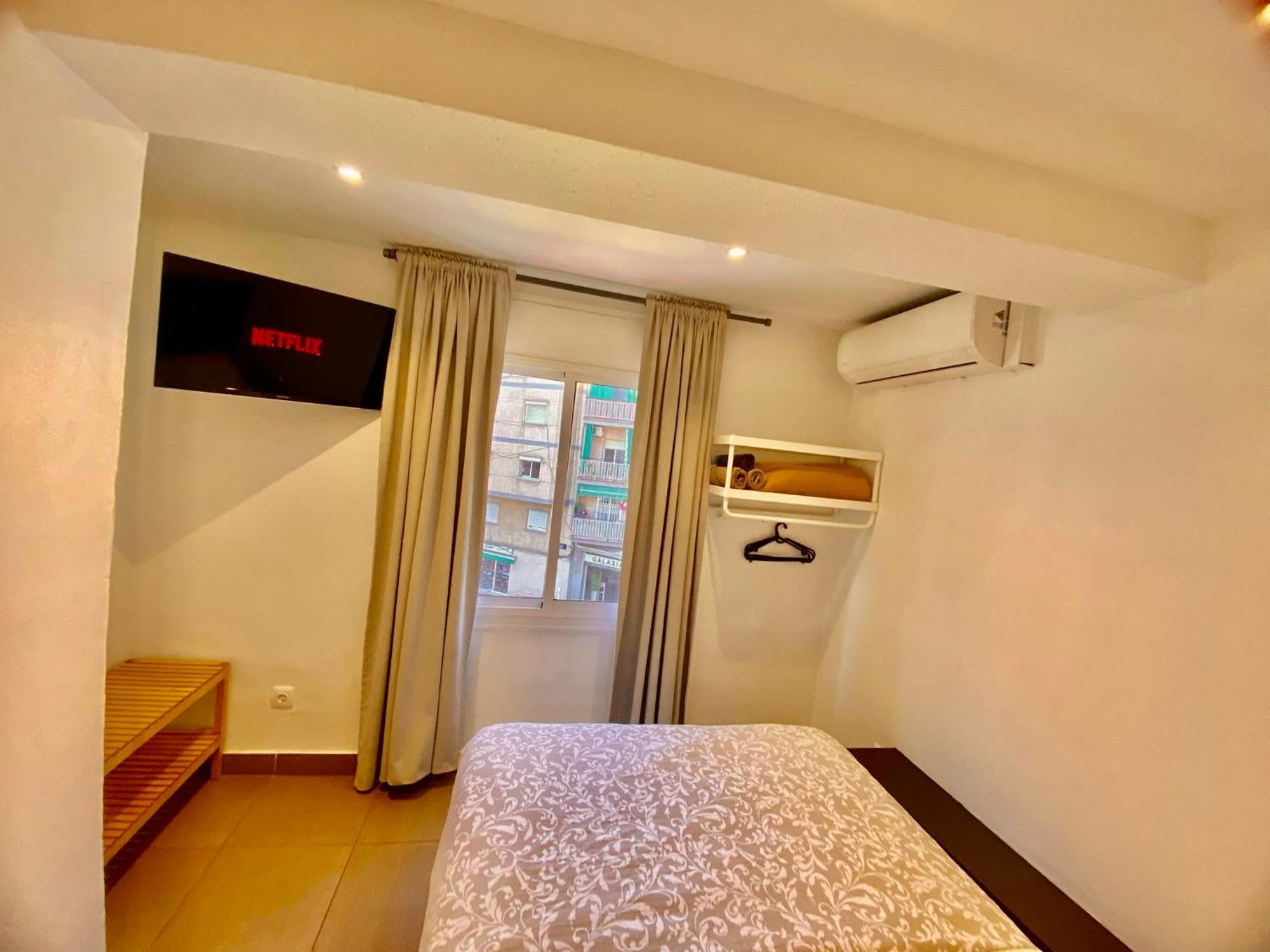 Suites Nuevas Con Bano Privado Frente Al Metro St Mwc Barcelona-Fira L'Hospitalet de Llobregat Ngoại thất bức ảnh