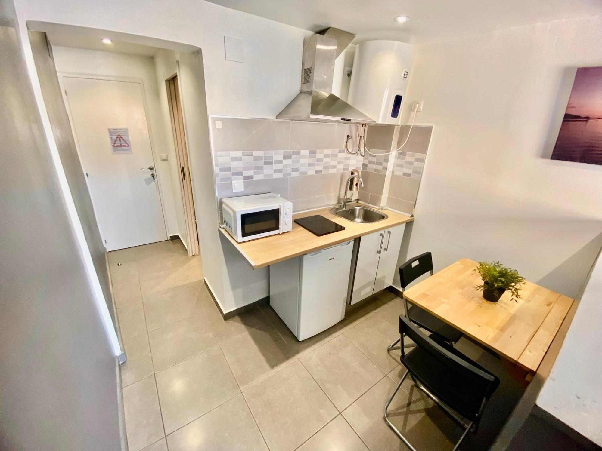 Suites Nuevas Con Bano Privado Frente Al Metro St Mwc Barcelona-Fira L'Hospitalet de Llobregat Ngoại thất bức ảnh