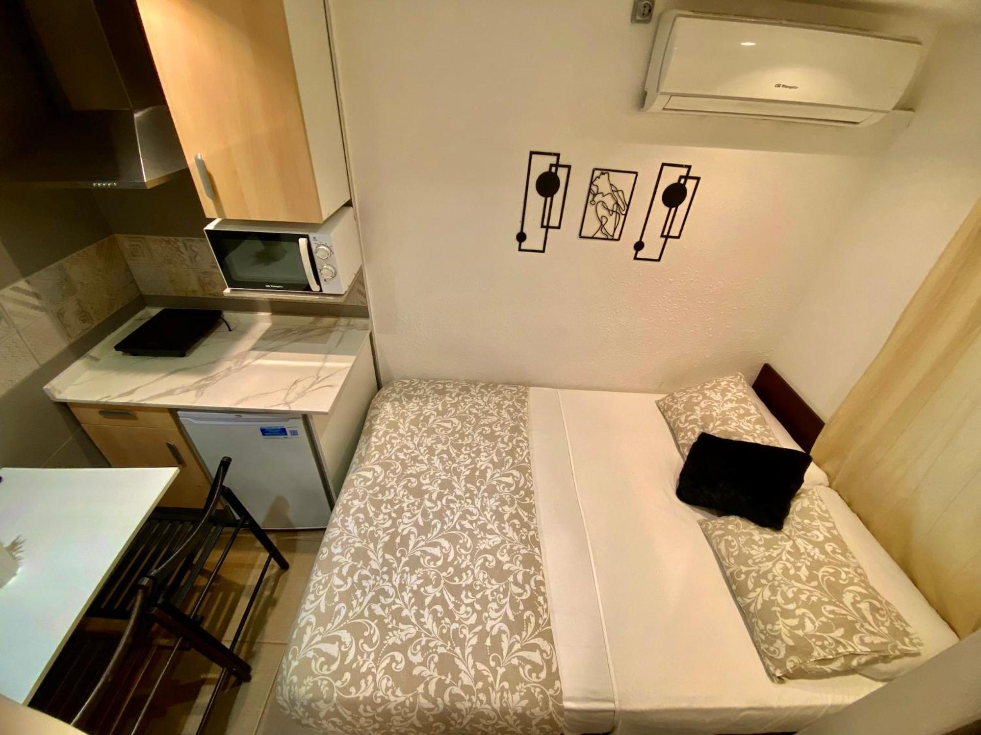 Suites Nuevas Con Bano Privado Frente Al Metro St Mwc Barcelona-Fira L'Hospitalet de Llobregat Ngoại thất bức ảnh