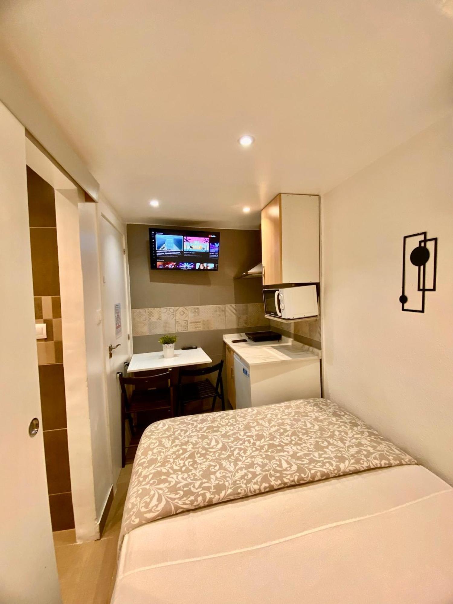 Suites Nuevas Con Bano Privado Frente Al Metro St Mwc Barcelona-Fira L'Hospitalet de Llobregat Ngoại thất bức ảnh