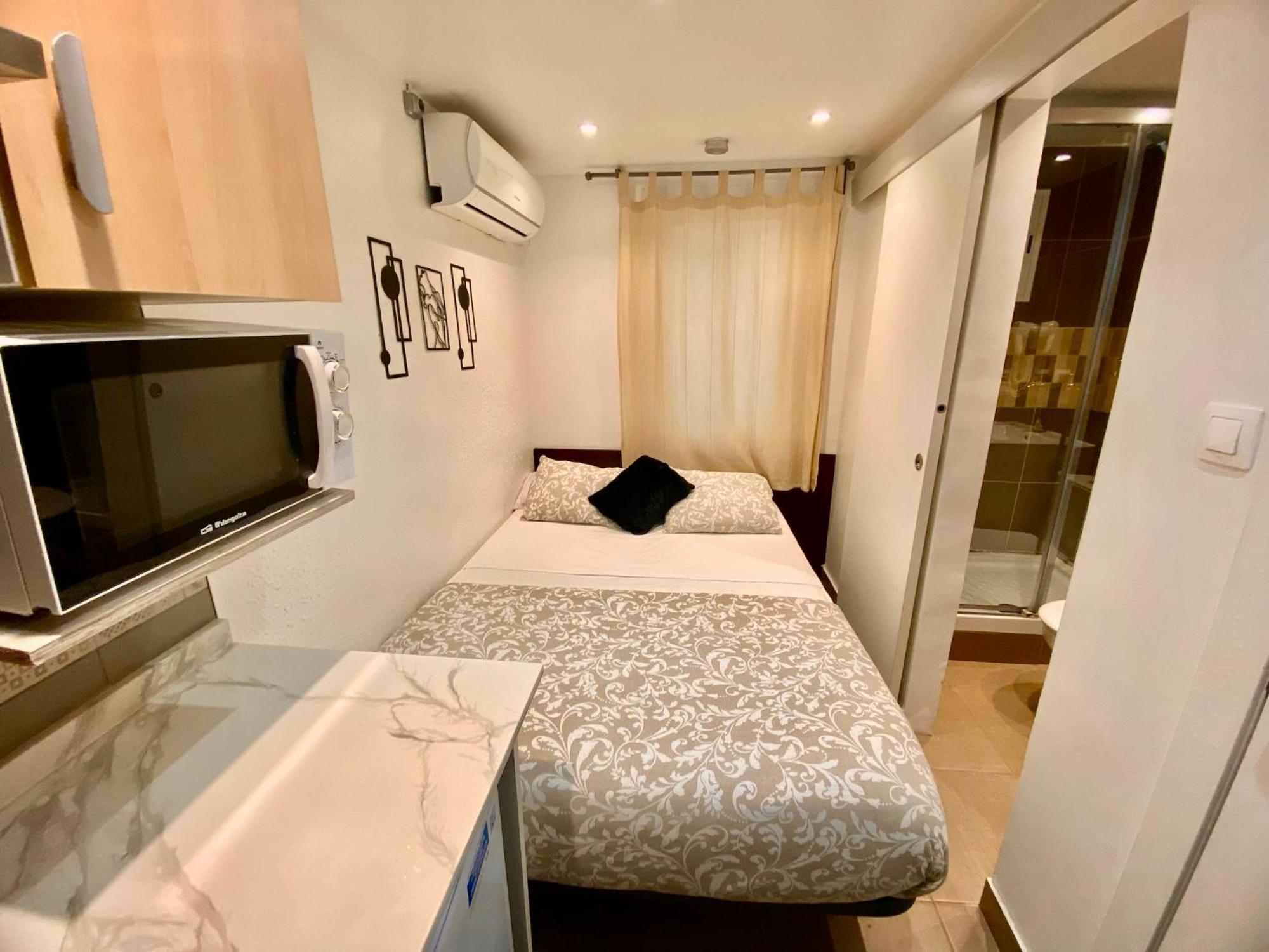 Suites Nuevas Con Bano Privado Frente Al Metro St Mwc Barcelona-Fira L'Hospitalet de Llobregat Ngoại thất bức ảnh