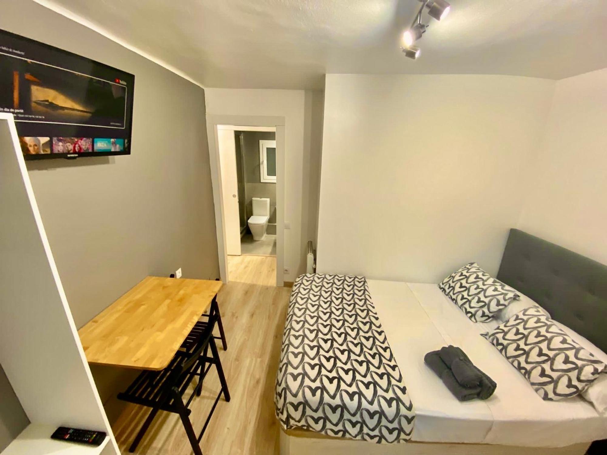 Suites Nuevas Con Bano Privado Frente Al Metro St Mwc Barcelona-Fira L'Hospitalet de Llobregat Ngoại thất bức ảnh
