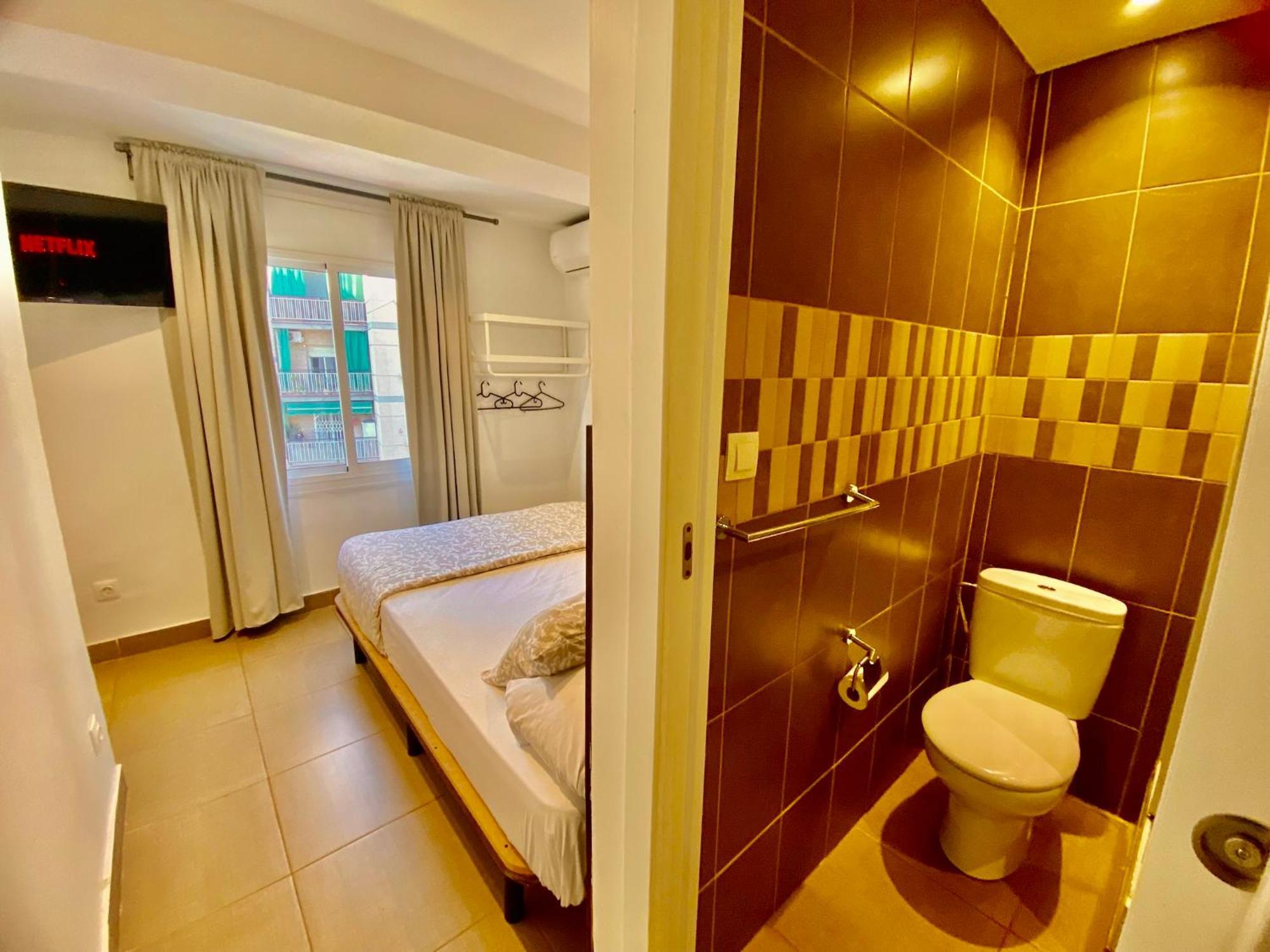 Suites Nuevas Con Bano Privado Frente Al Metro St Mwc Barcelona-Fira L'Hospitalet de Llobregat Ngoại thất bức ảnh