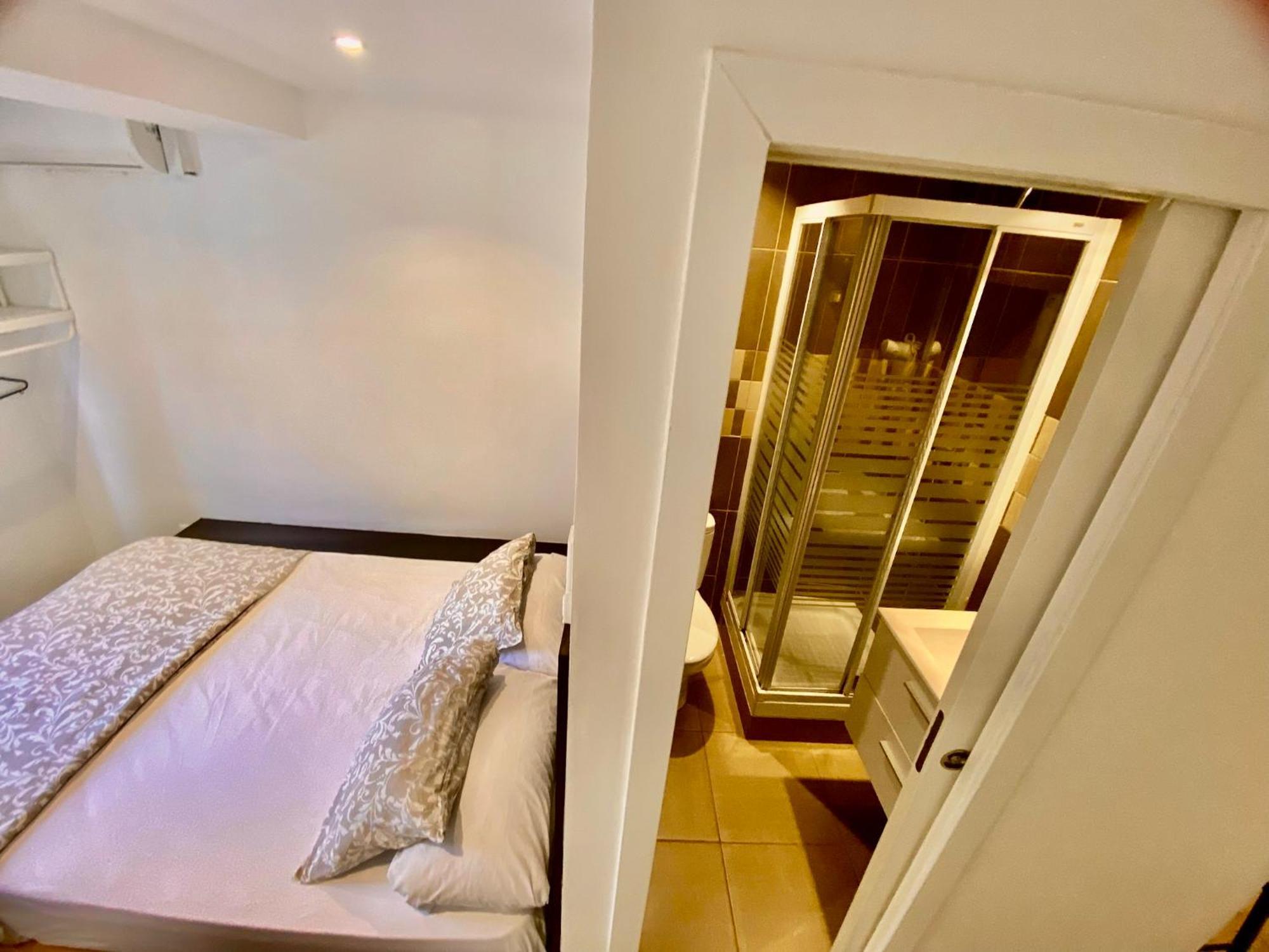Suites Nuevas Con Bano Privado Frente Al Metro St Mwc Barcelona-Fira L'Hospitalet de Llobregat Ngoại thất bức ảnh