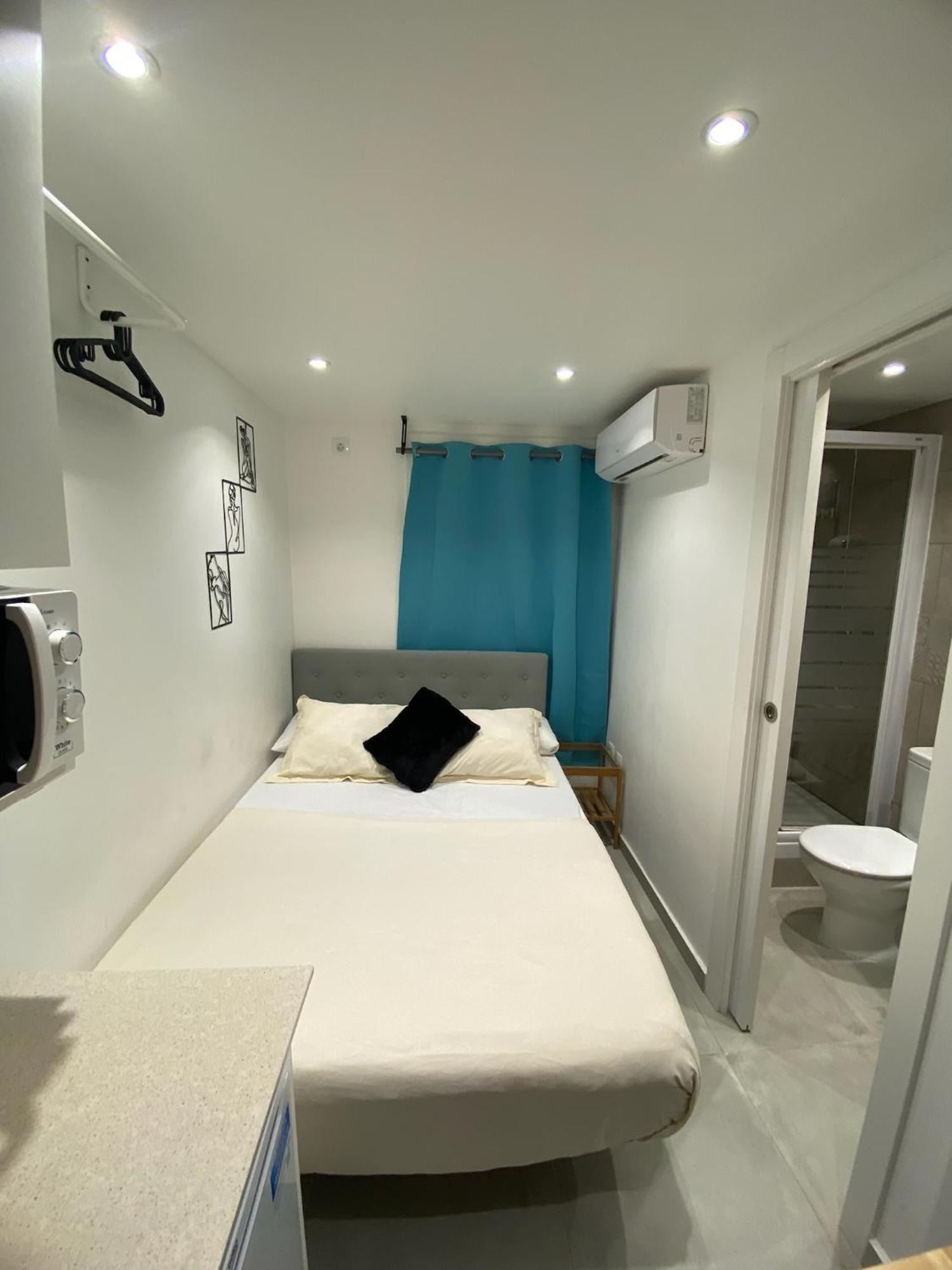 Suites Nuevas Con Bano Privado Frente Al Metro St Mwc Barcelona-Fira L'Hospitalet de Llobregat Ngoại thất bức ảnh