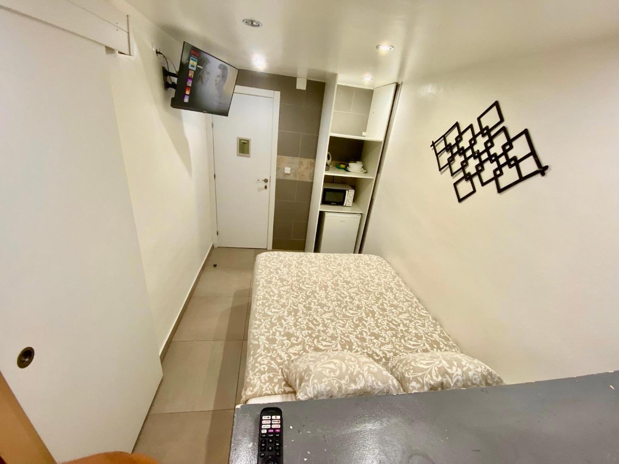 Suites Nuevas Con Bano Privado Frente Al Metro St Mwc Barcelona-Fira L'Hospitalet de Llobregat Ngoại thất bức ảnh