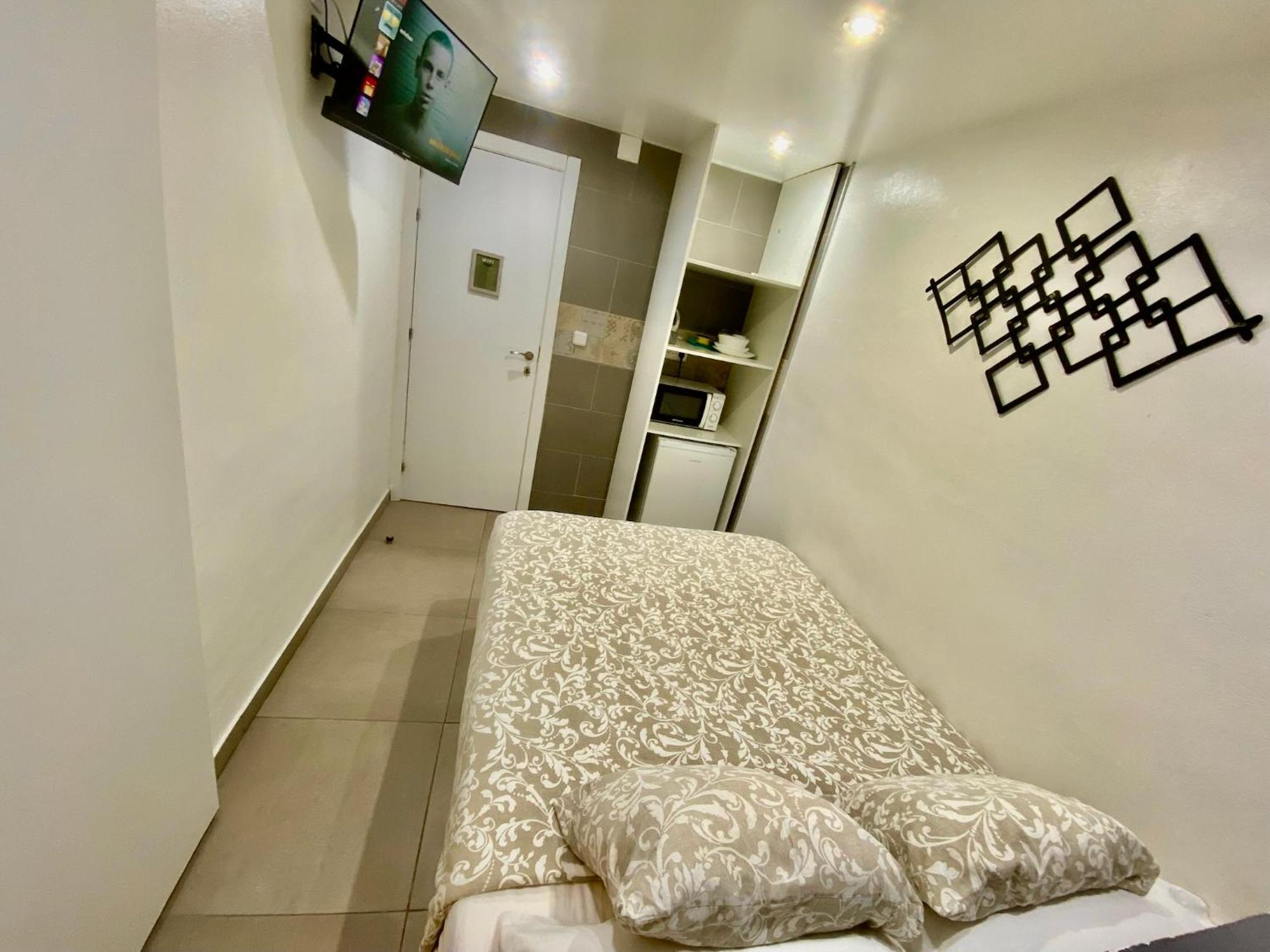 Suites Nuevas Con Bano Privado Frente Al Metro St Mwc Barcelona-Fira L'Hospitalet de Llobregat Ngoại thất bức ảnh